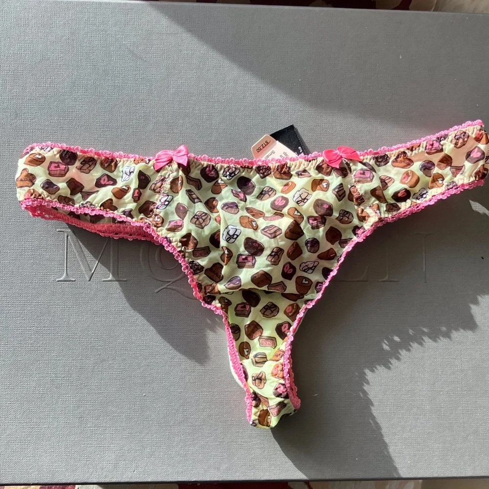 NWT Victoria’s Secret chocolates thong small - Picture 1 of 4